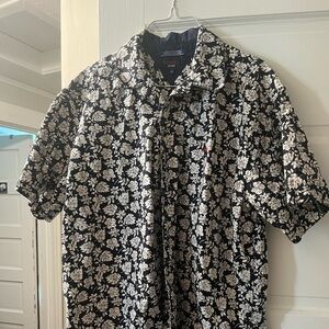Tommy flower shirt